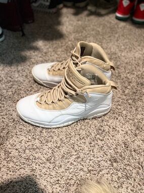 Jordan Men's Athletic Shoes in White and Tan/ Jordan 10